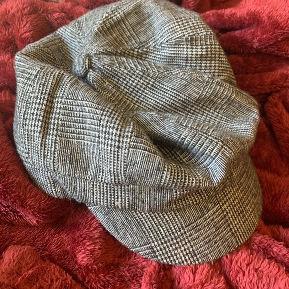 Forever 21 - Cap - Picture 3 of 3